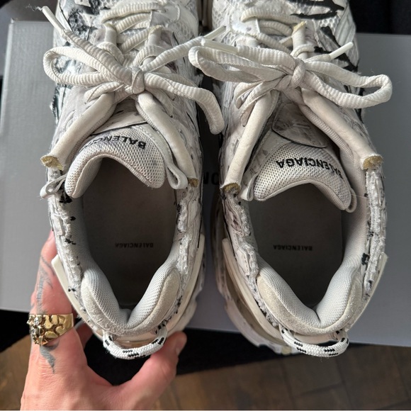 Balenciaga Runner Graffiti Sneakers size 48 - Picture 5 of 7